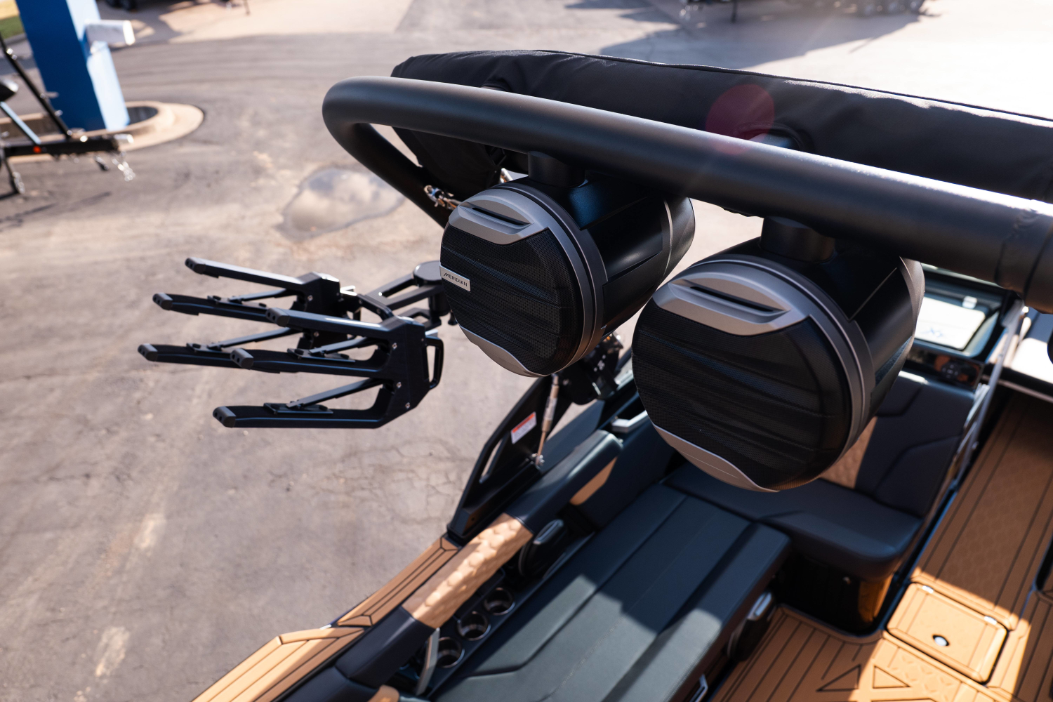 2027 MasterCraft XT22