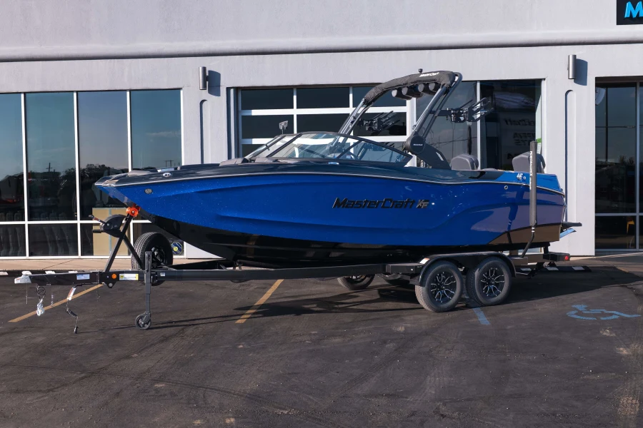 2027-mastercraft-xt22-147966-image2