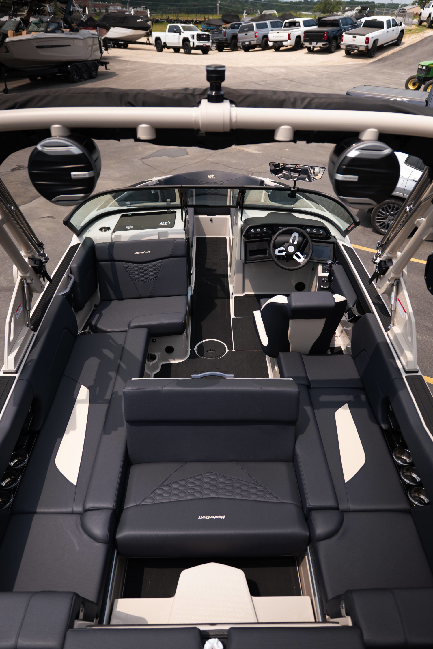 2027 MasterCraft NXT23