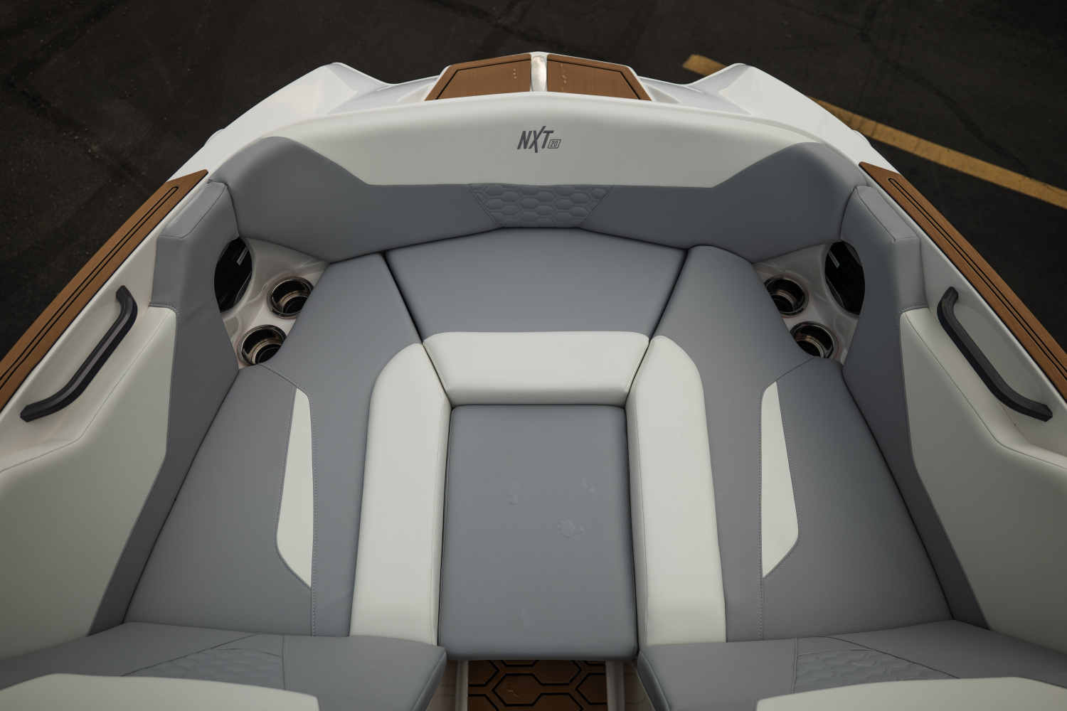 2027 MasterCraft NXT20