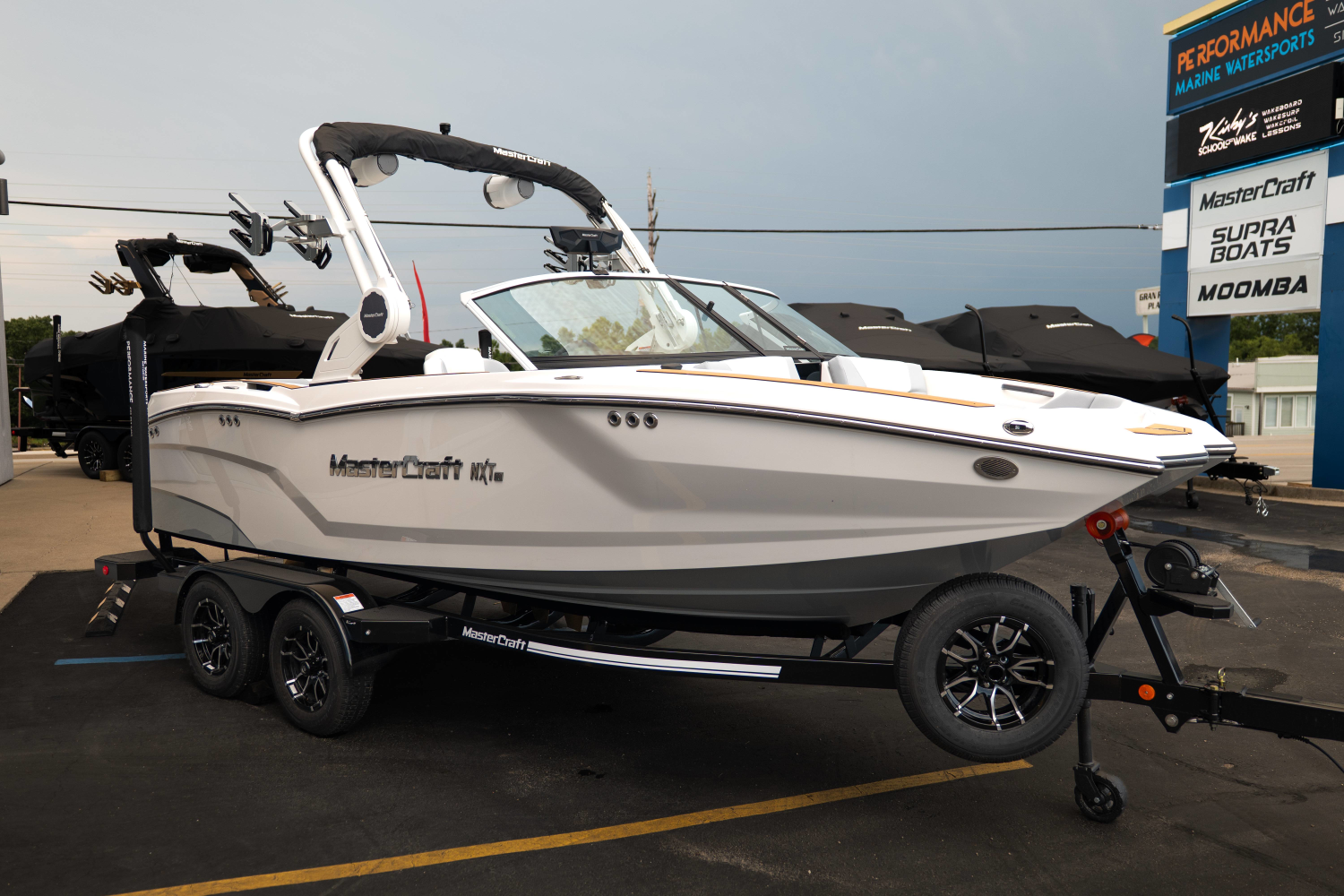 2027 MasterCraft NXT20