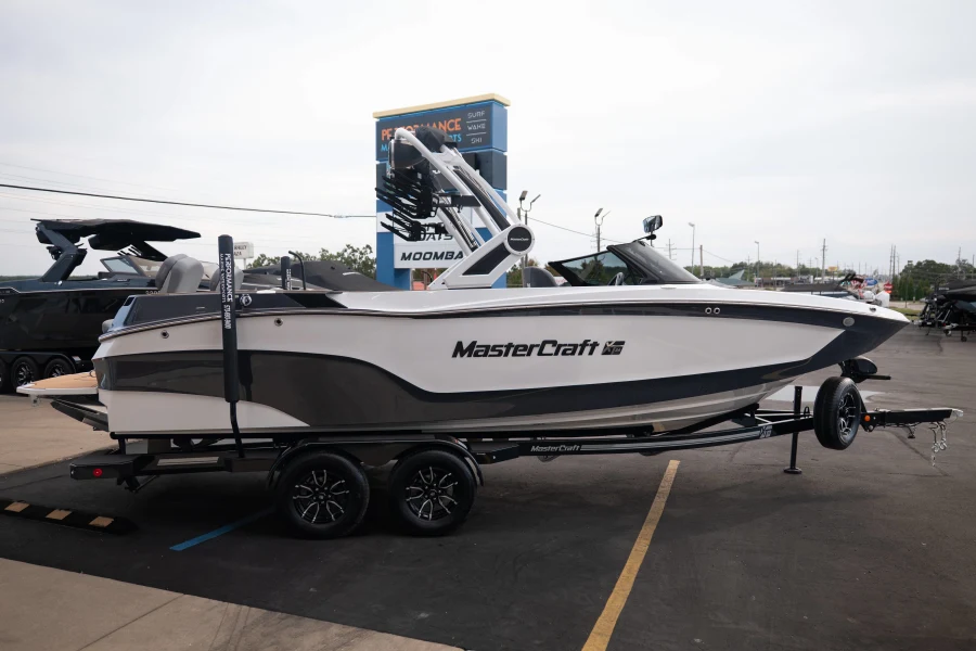 2026-mastercraft-xt24-147977-image10