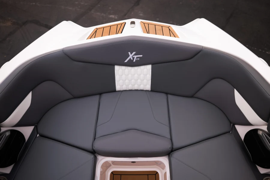 2026-mastercraft-xt24-147977-image12