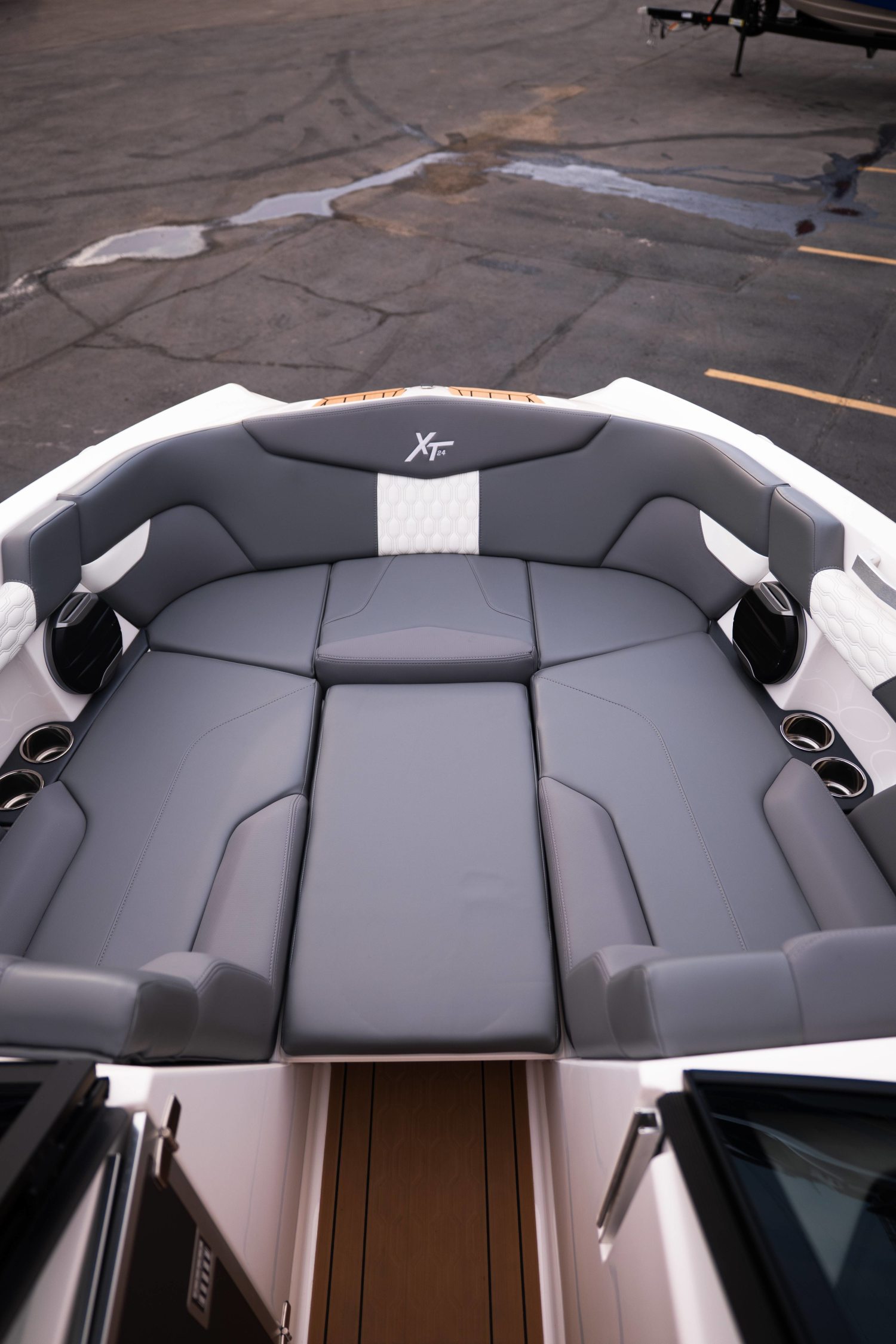 2026 MasterCraft XT24