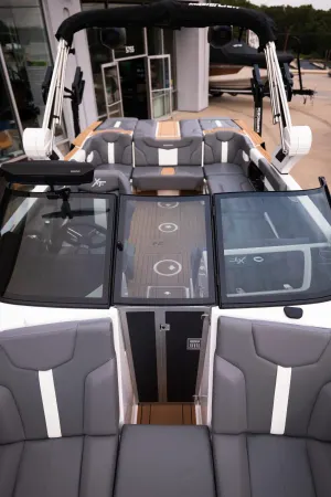 2026-mastercraft-xt24-147977-image21