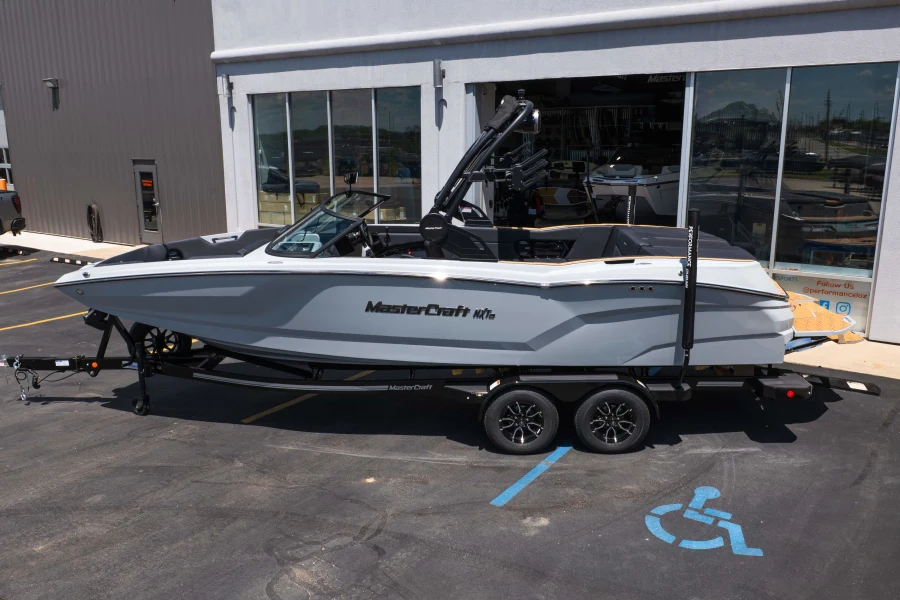 2026-mastercraft-nxt24-147978-image3