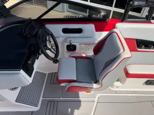 2018-moomba-max-147992-image18