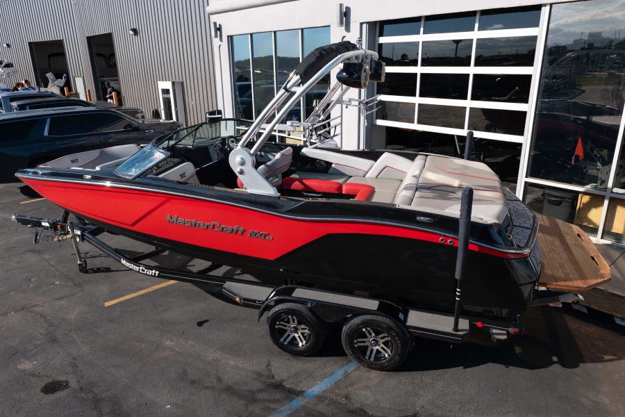 2018-mastercraft-nxt22-147993-image4