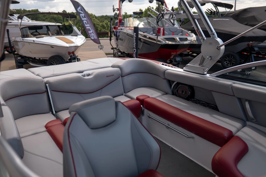 2018-mastercraft-xt21-147994-image10