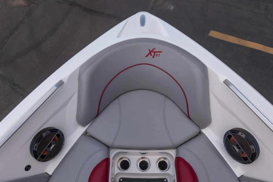 2018-mastercraft-xt21-147994-image12
