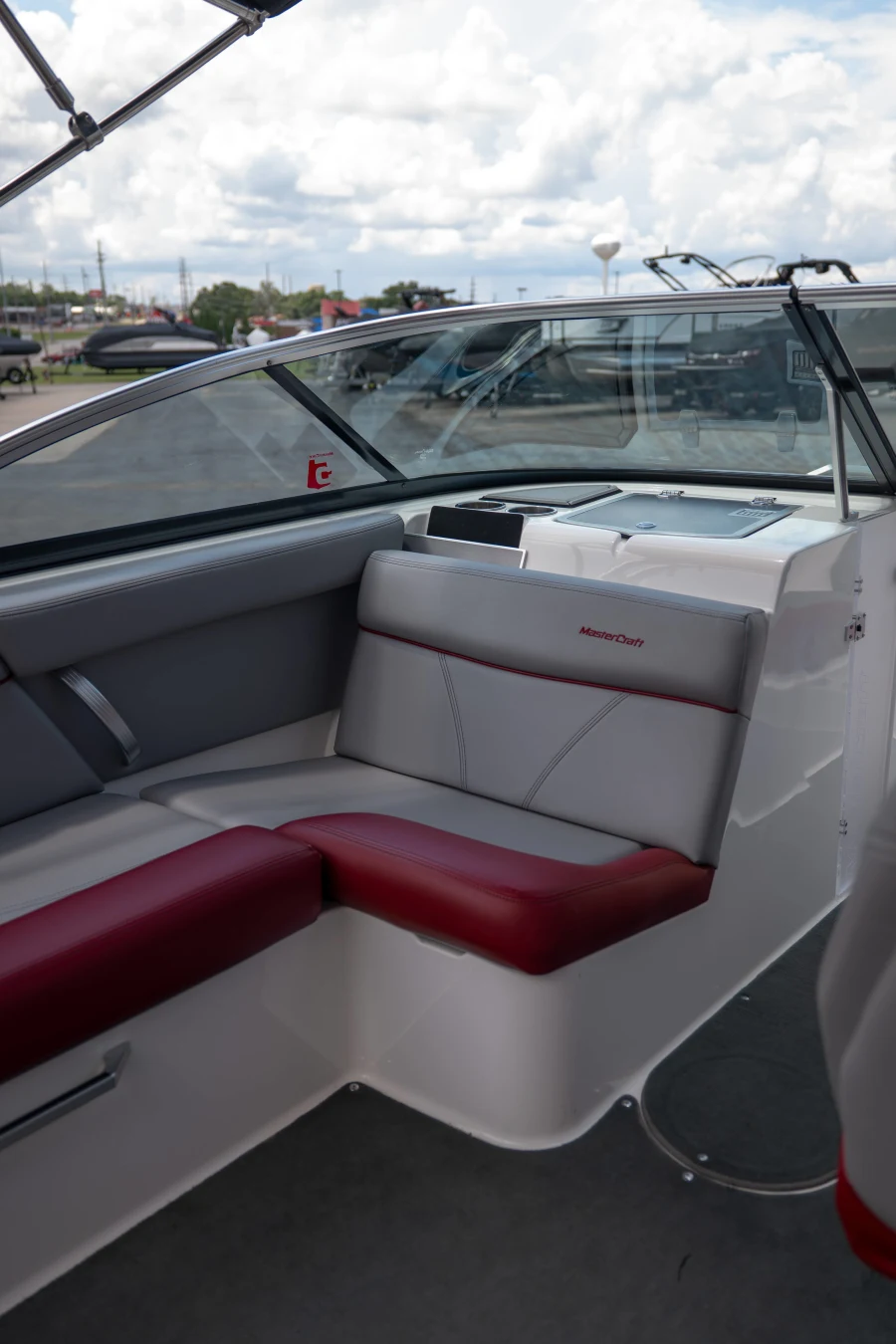 2018-mastercraft-xt21-147994-image19