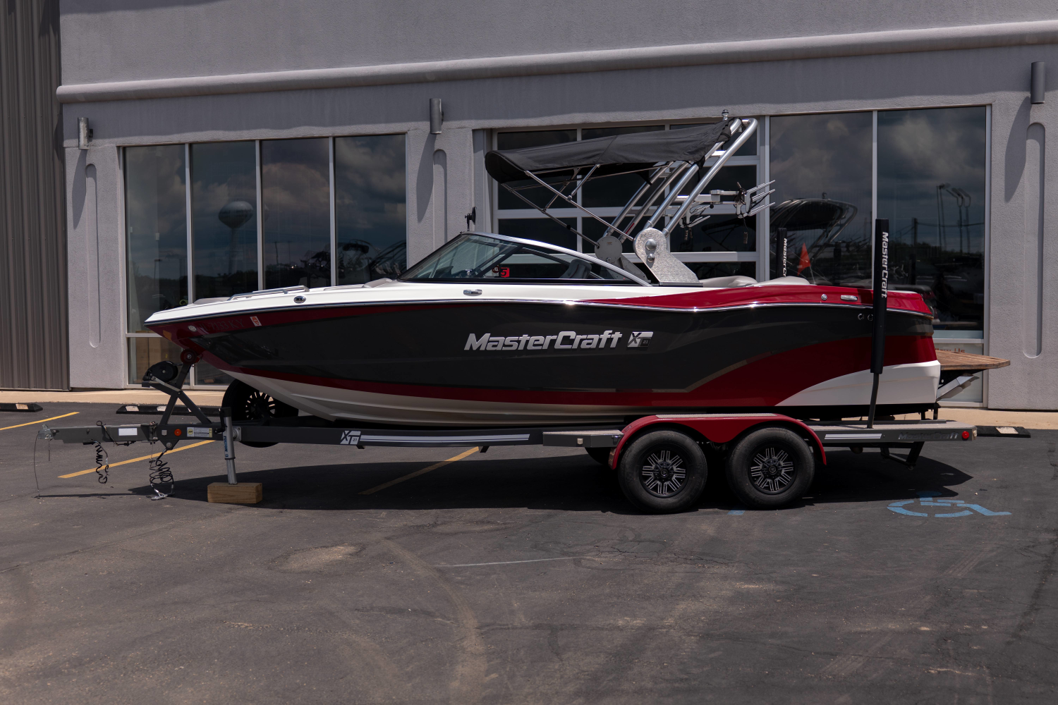2018 MasterCraft XT 21