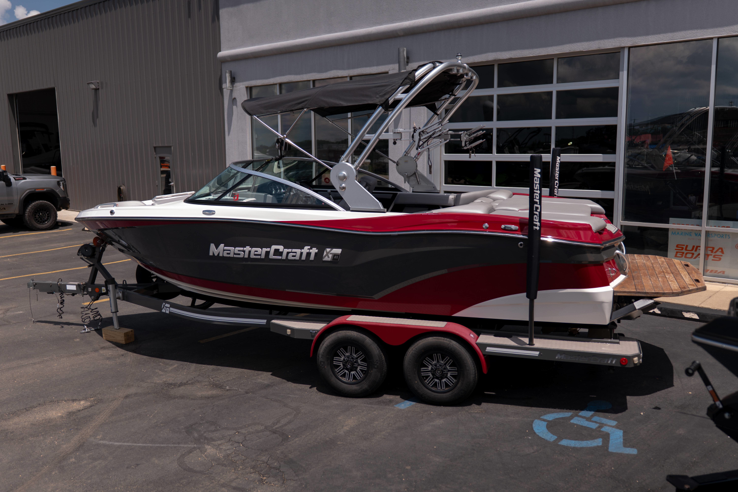 2018 MasterCraft XT 21