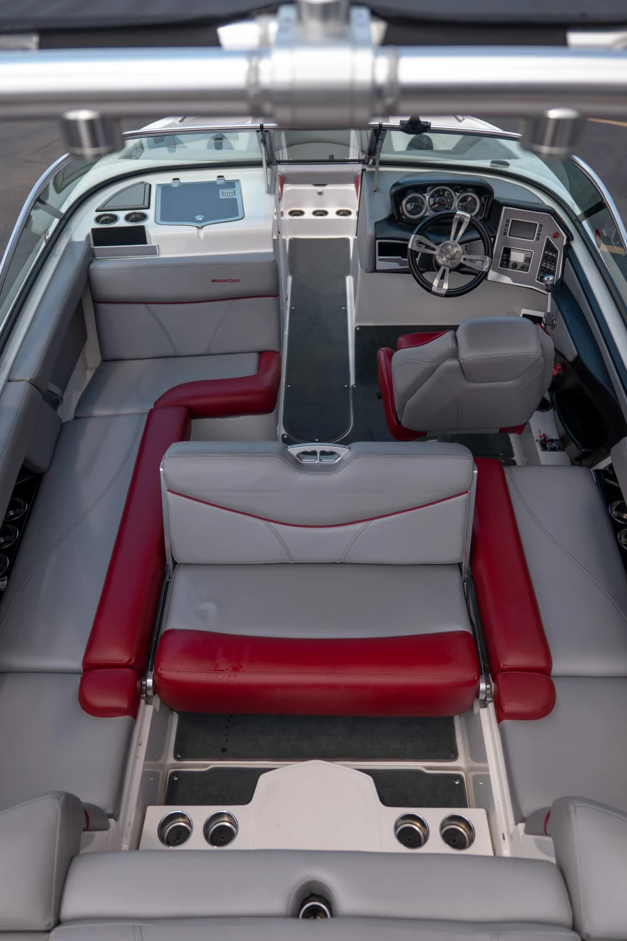 2018-mastercraft-xt21-147994-image8
