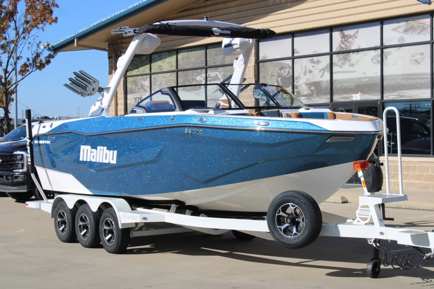 2026 Malibu 25 LSV