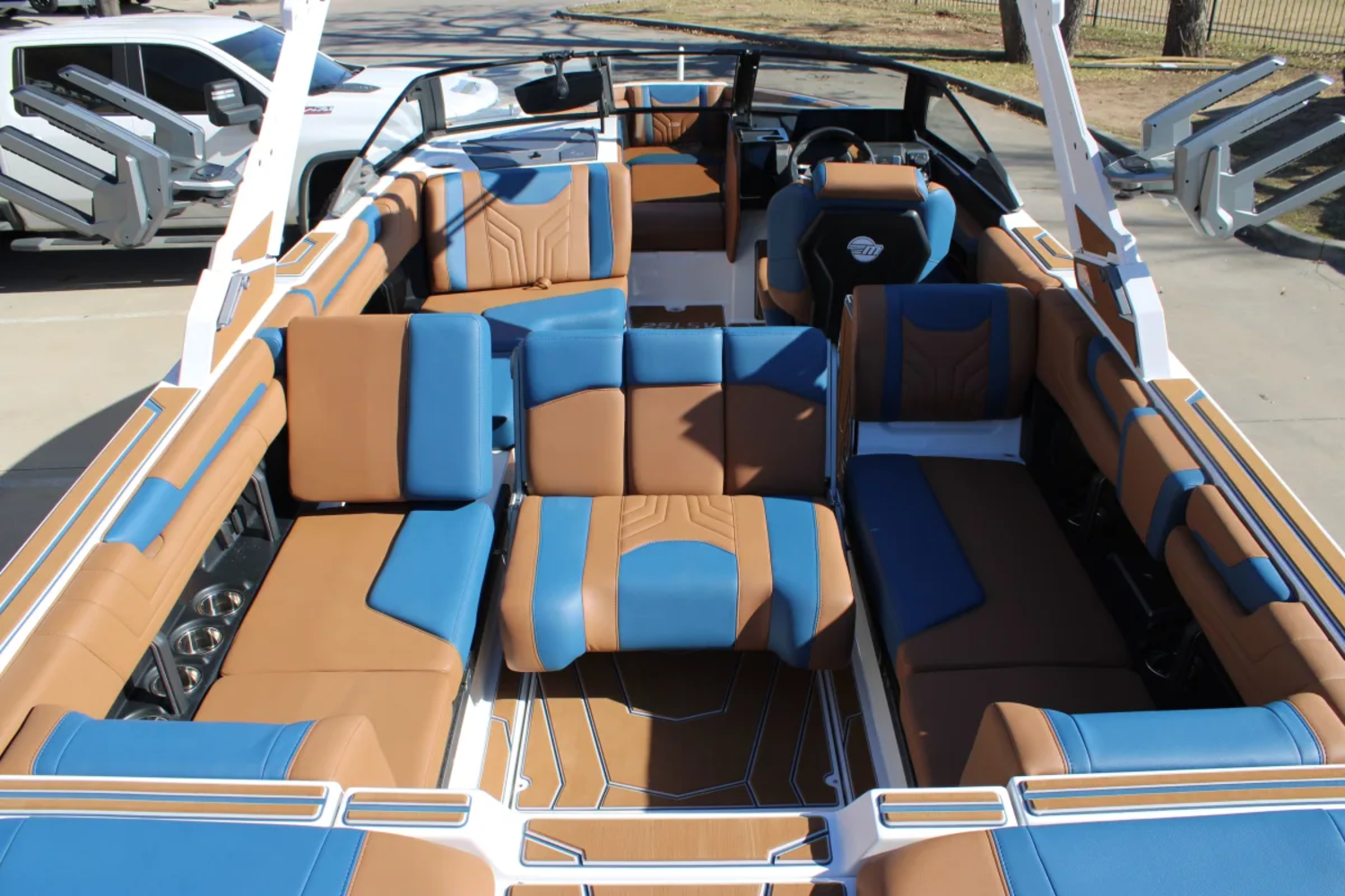 2026 Malibu 25 LSV