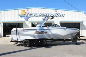 2027-malibu-wakesetter-25-lsv-148000-image0.webp