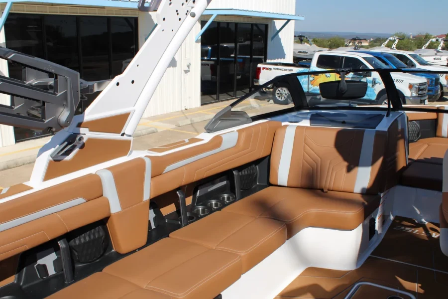 2027-malibu-wakesetter-25-lsv-148000-image13.webp