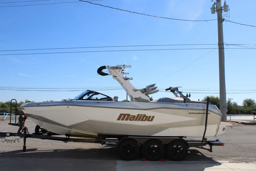 2027-malibu-wakesetter-25-lsv-148000-image4.webp