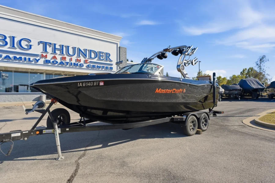 2020-mastercraft-x24-148002-image1.webp