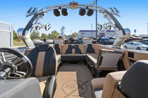 2020-mastercraft-x24-148002-image19.webp