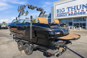 2020-mastercraft-x24-148002-image3.webp