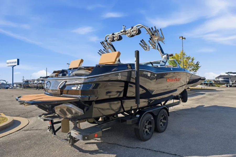 2020-mastercraft-x24-148002-image4.webp