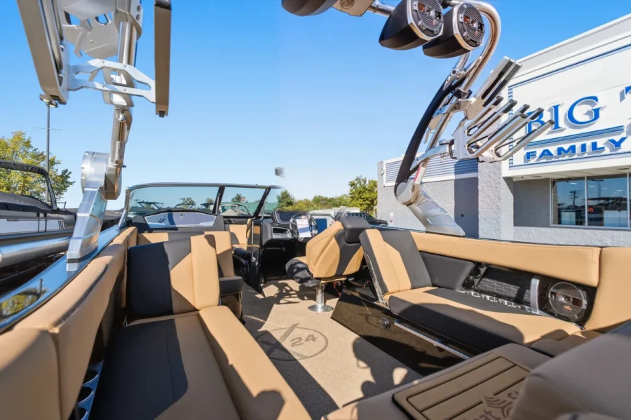 2020-mastercraft-x24-148002-image8.webp
