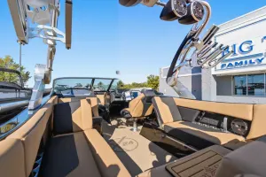 2020-mastercraft-x24-148002-image8.webp