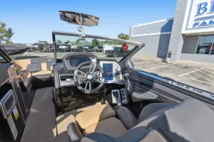 2020-mastercraft-x24-148002-image9.webp