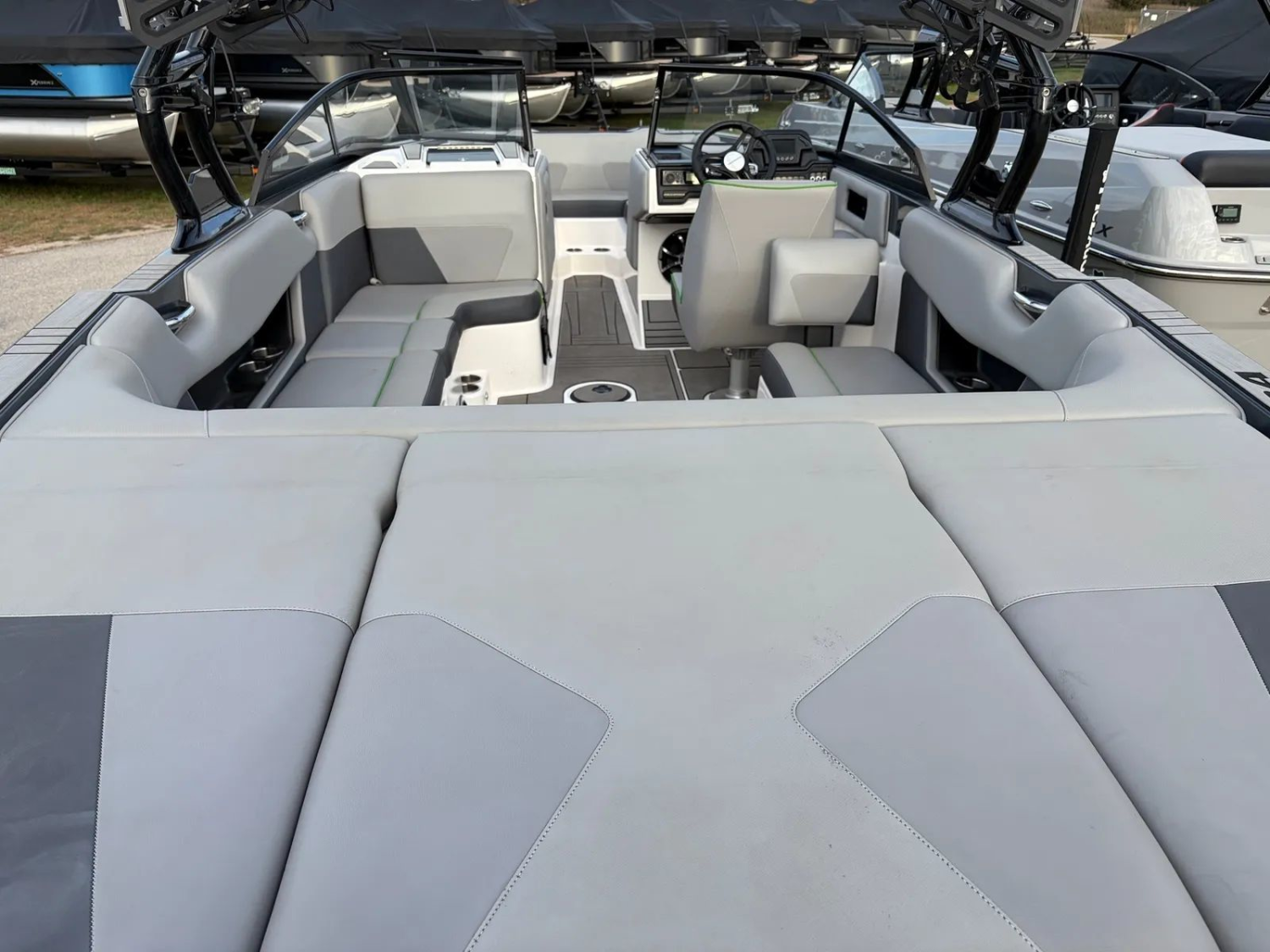 2019 MOOMBA MAX