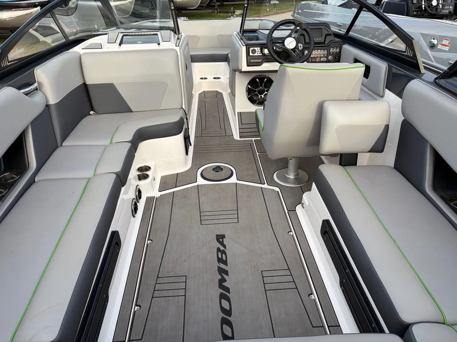 2019 MOOMBA MAX