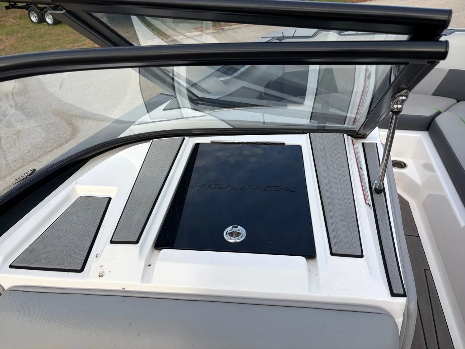 2019 MOOMBA MAX
