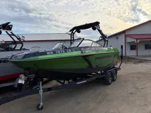 2019-moomba-max-147771-image1