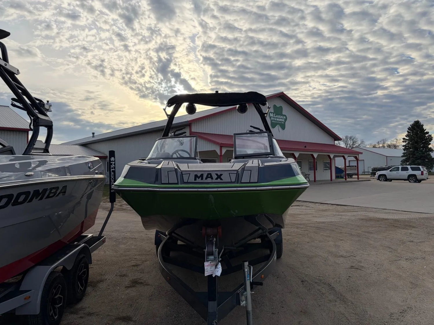 2019 MOOMBA MAX