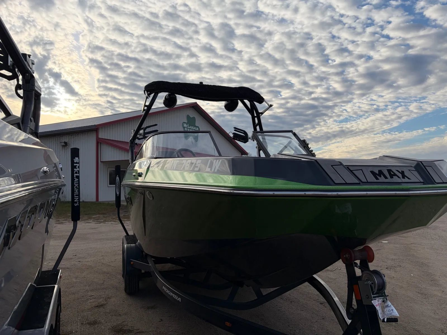 2019 MOOMBA MAX