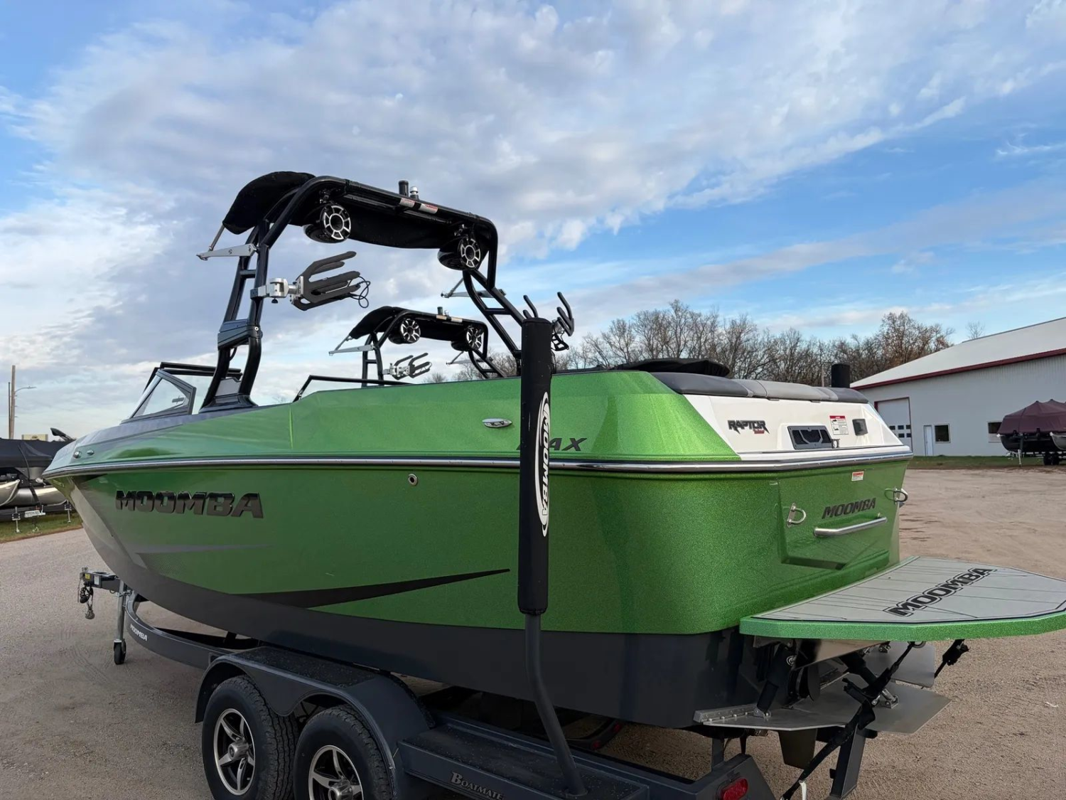 2019 MOOMBA MAX