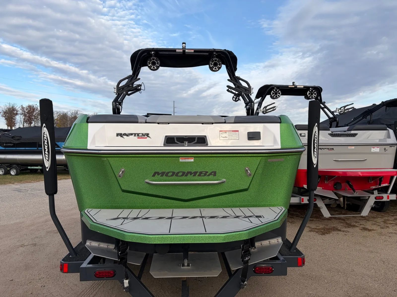 2019 MOOMBA MAX