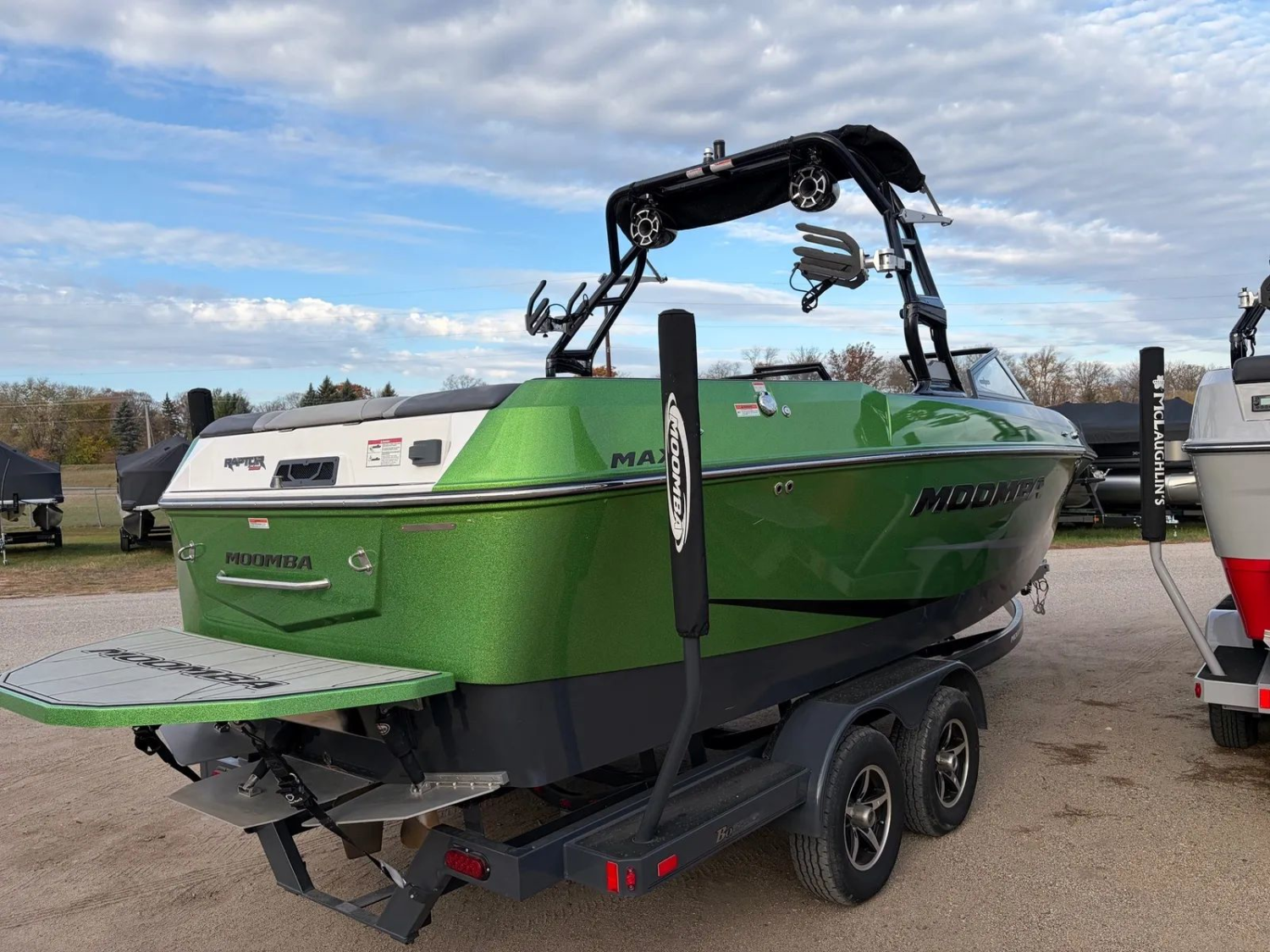 2019 MOOMBA MAX