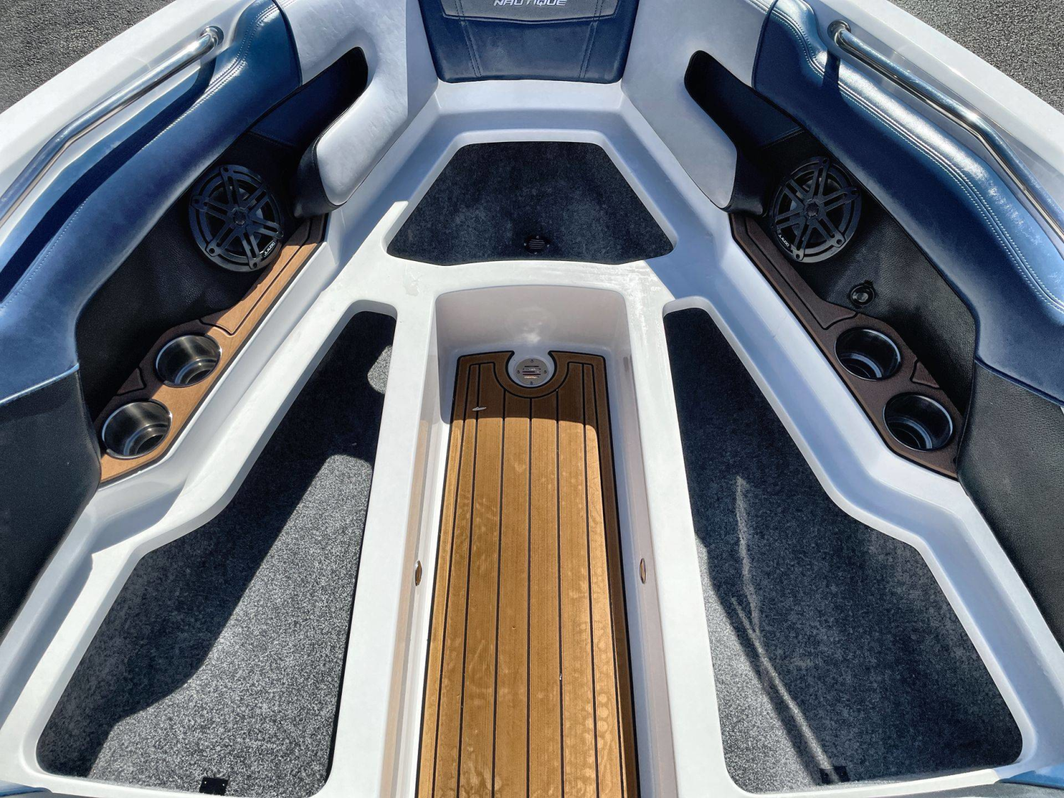 2021 Nautique Super Air Nautique 230