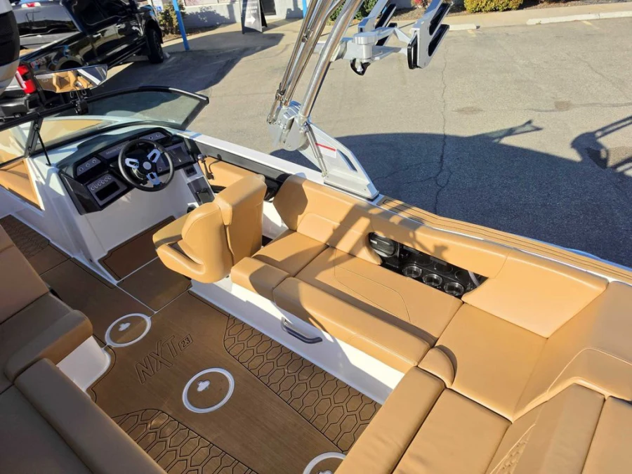 2026-mastercraft-nxt23-148034-image10