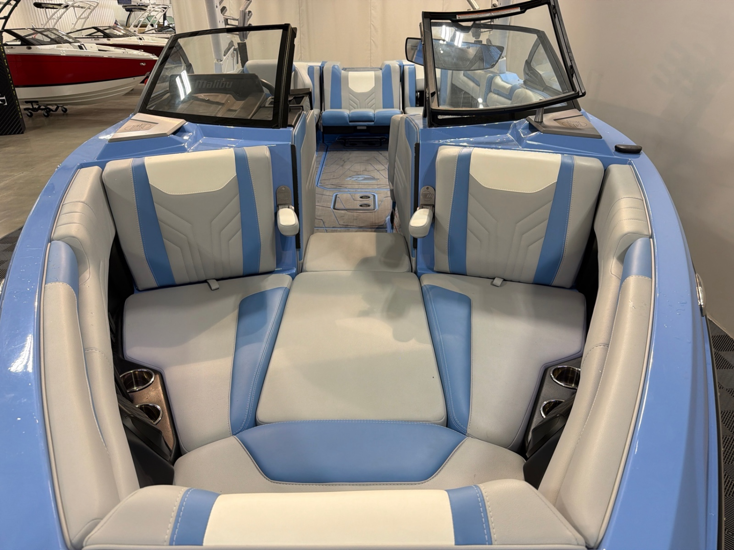 2025 Malibu 25 LSV