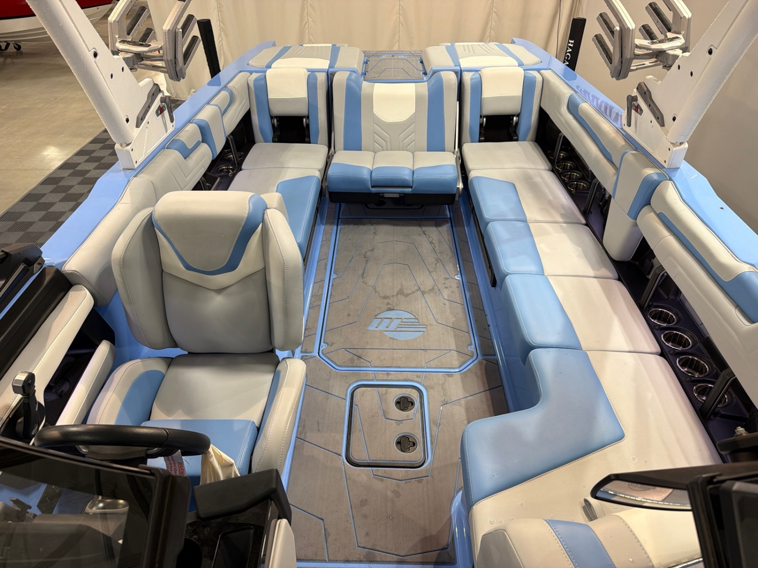 2025 Malibu 25 LSV