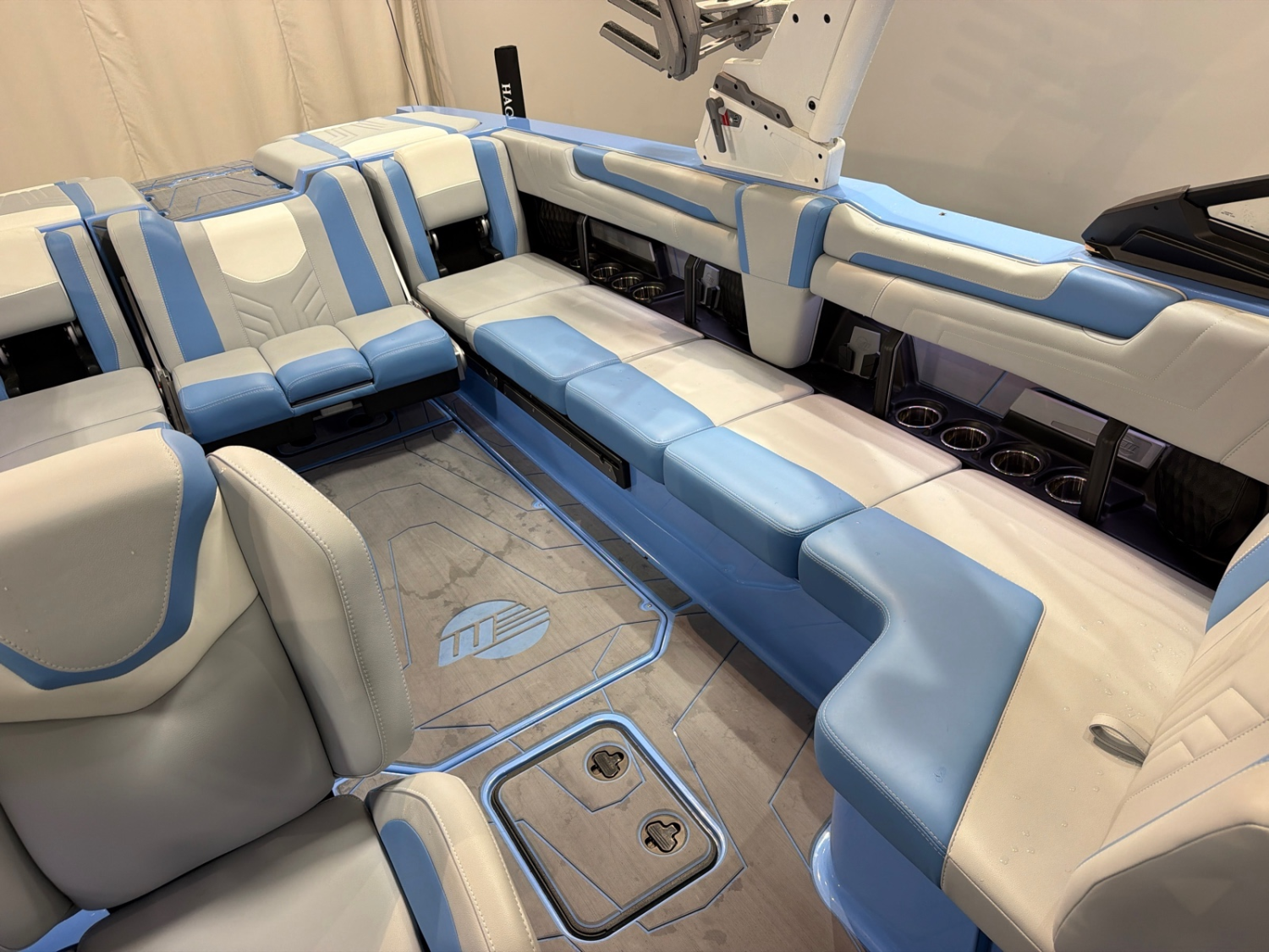 2025 Malibu 25 LSV