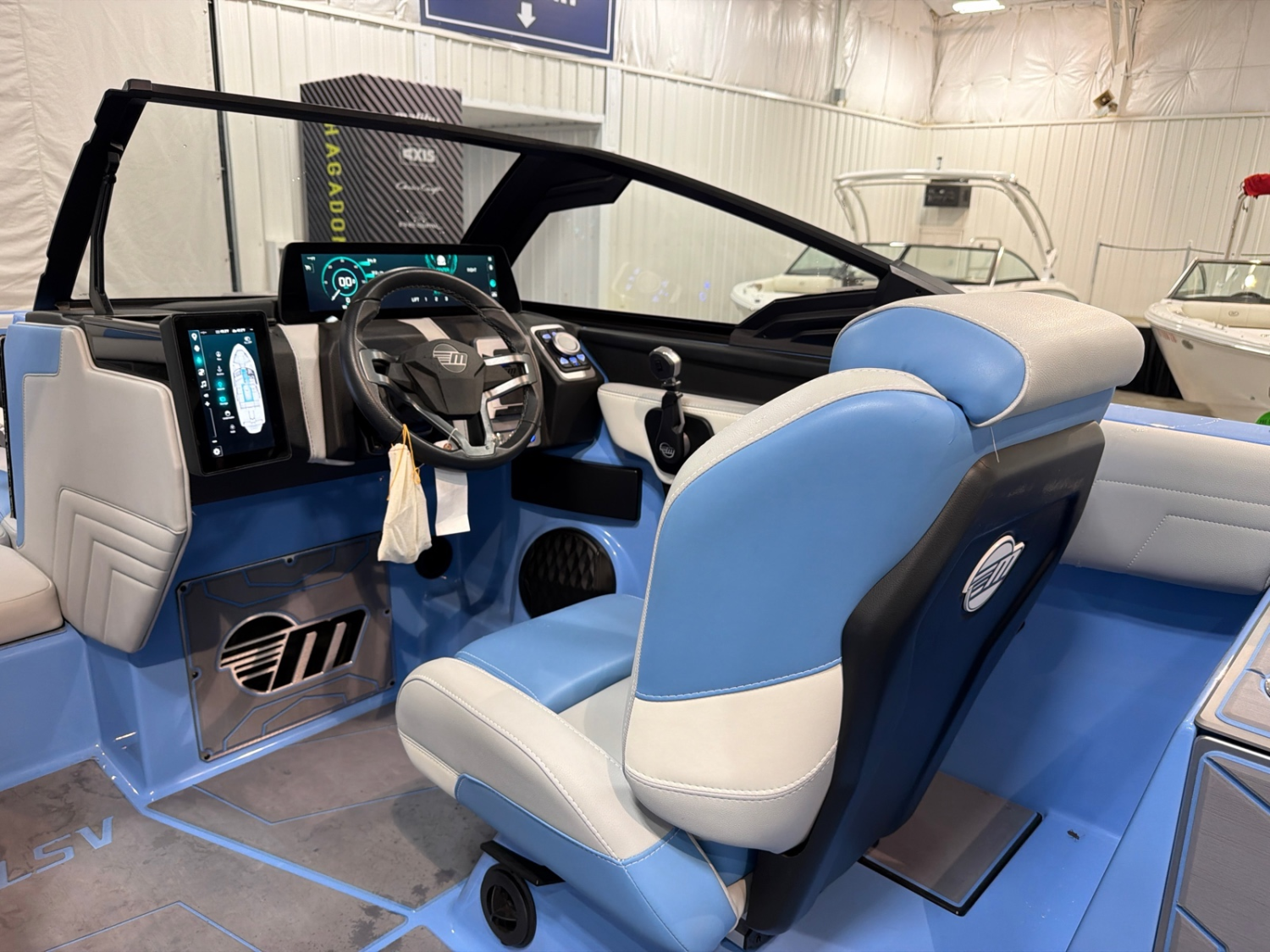 2025 Malibu 25 LSV