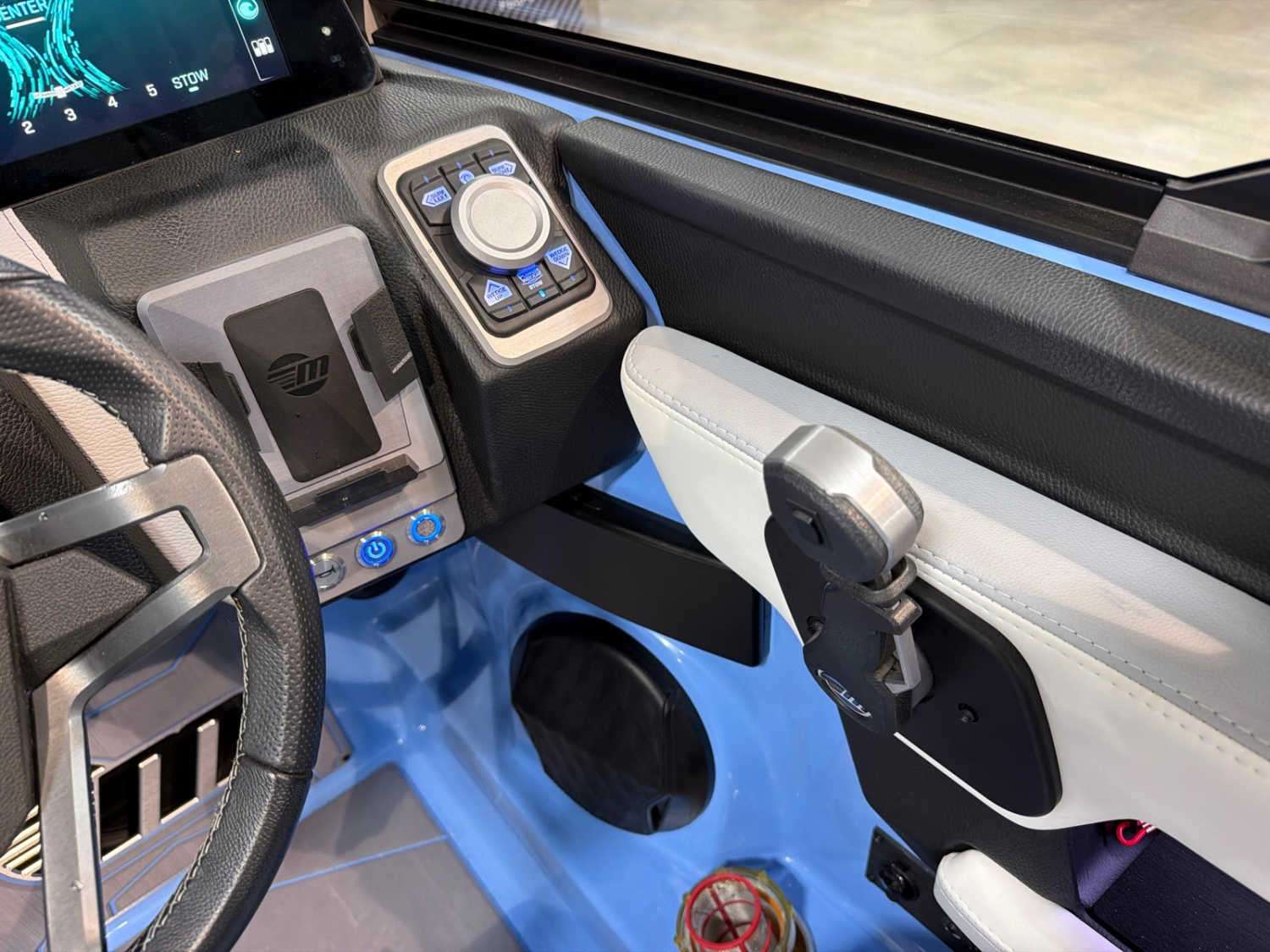 2025 Malibu 25 LSV
