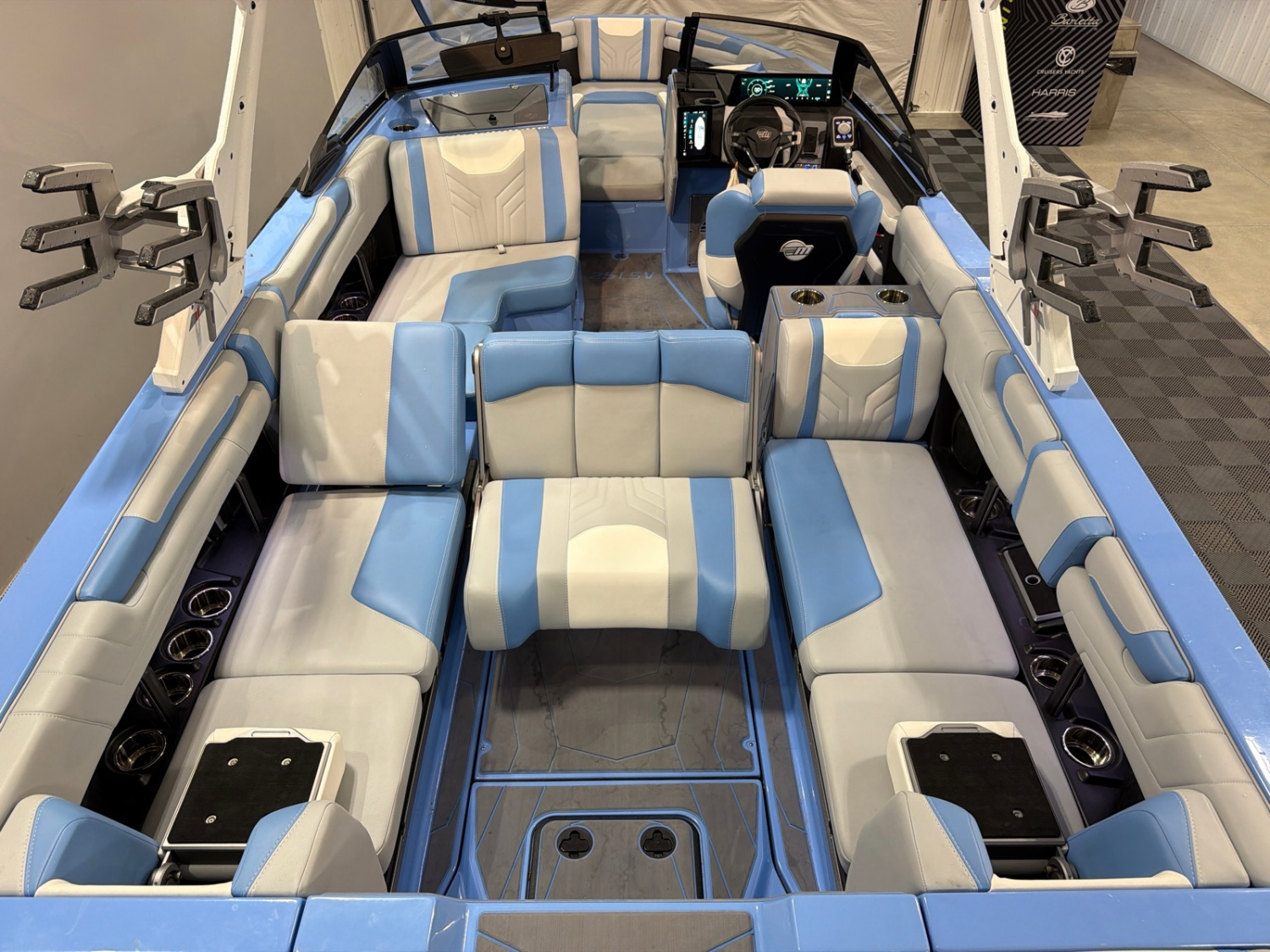 2025 Malibu 25 LSV