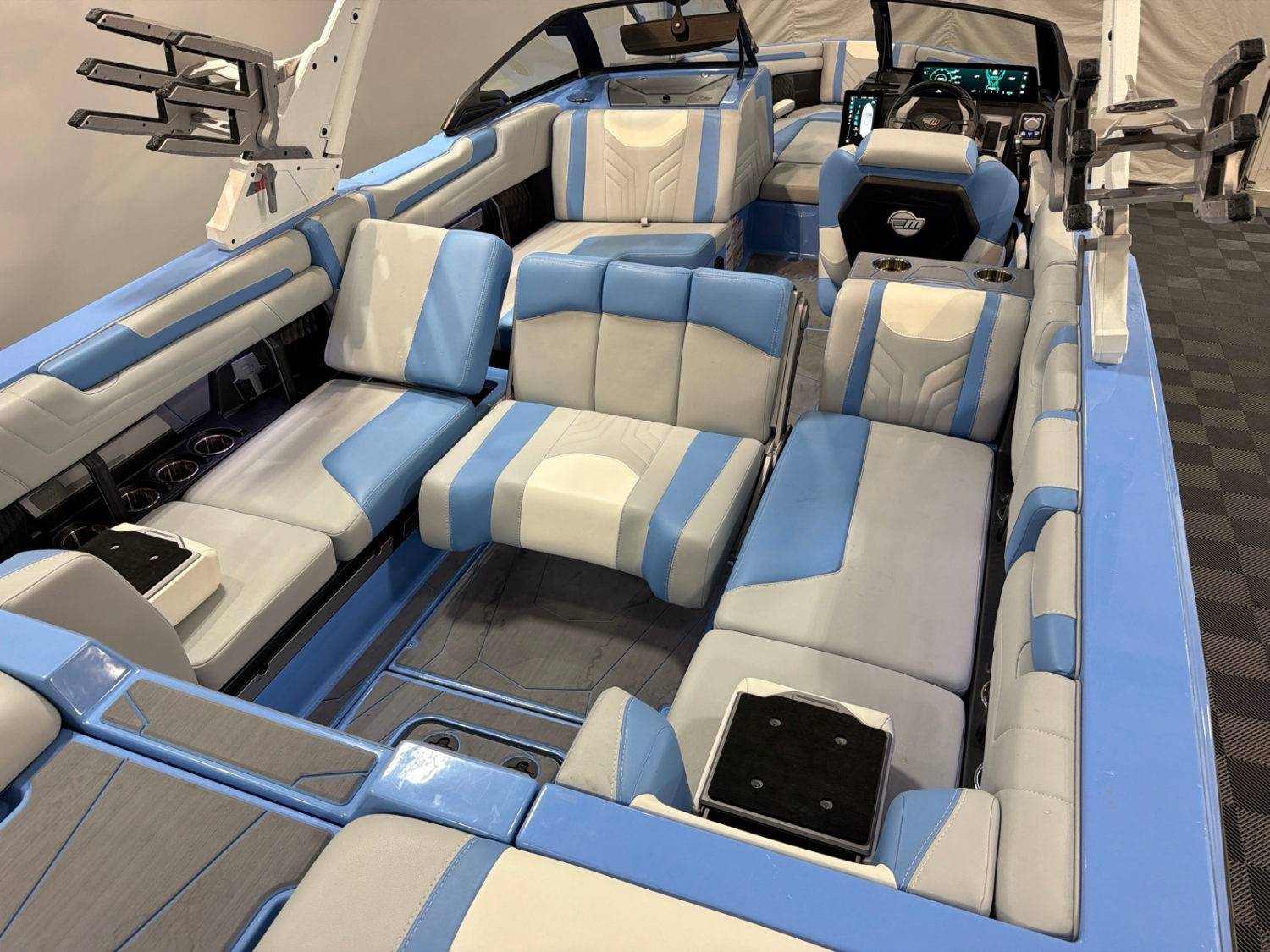 2025 Malibu 25 LSV