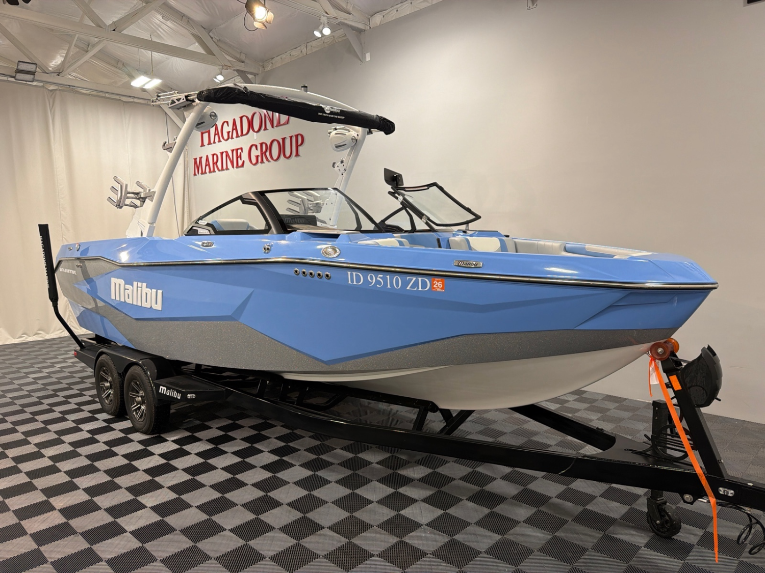 2025 Malibu 25 LSV