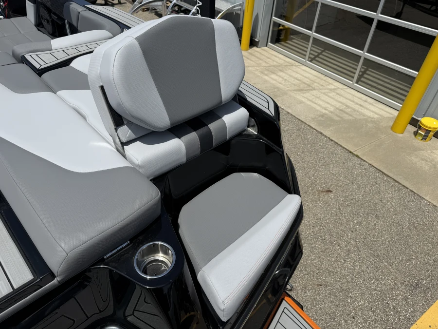 2023-mastercraft-xt22-148041-image10